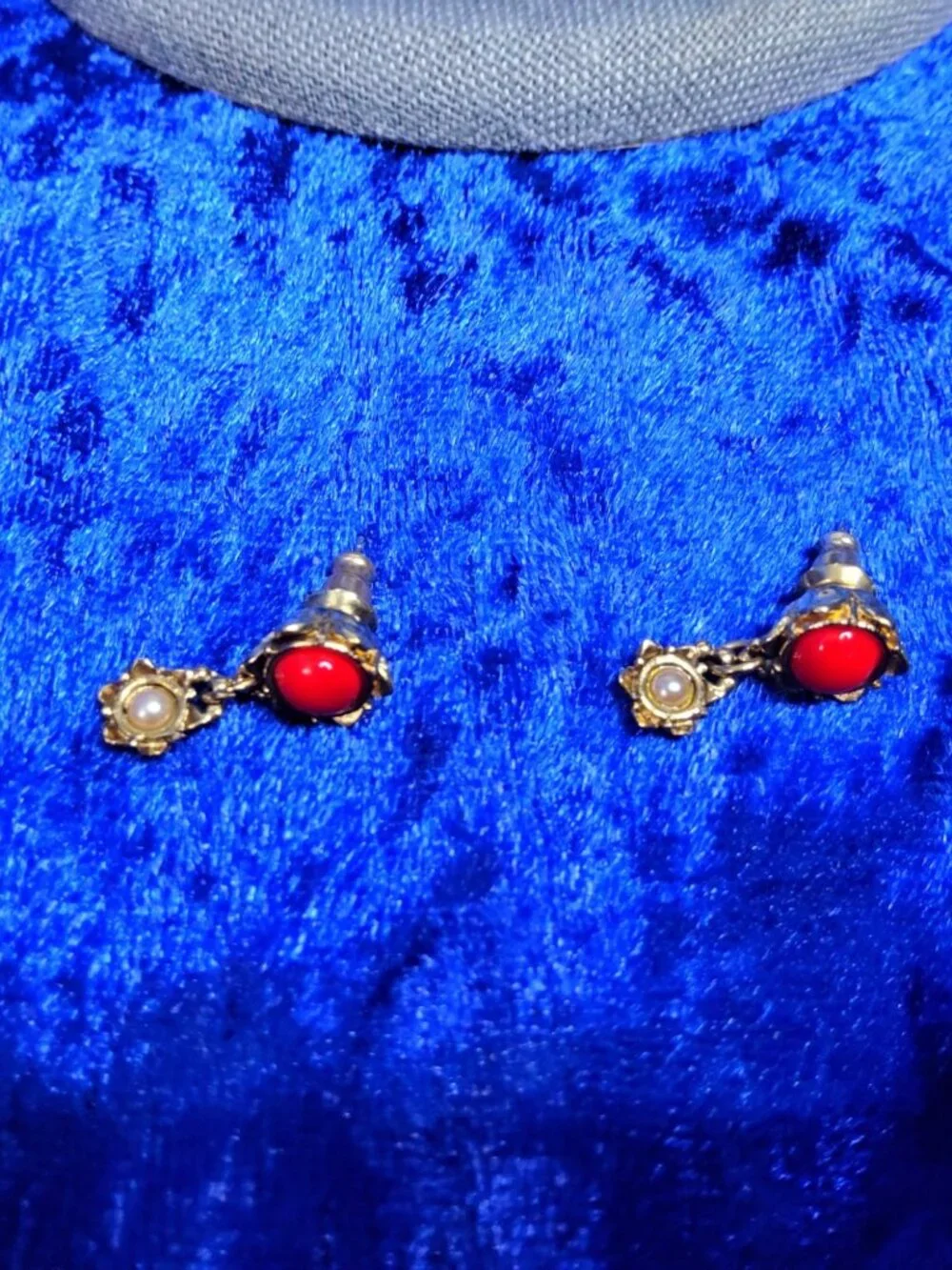vintage eb/e. bastheim Co. gold tone red stone and seed pearl push back earrings